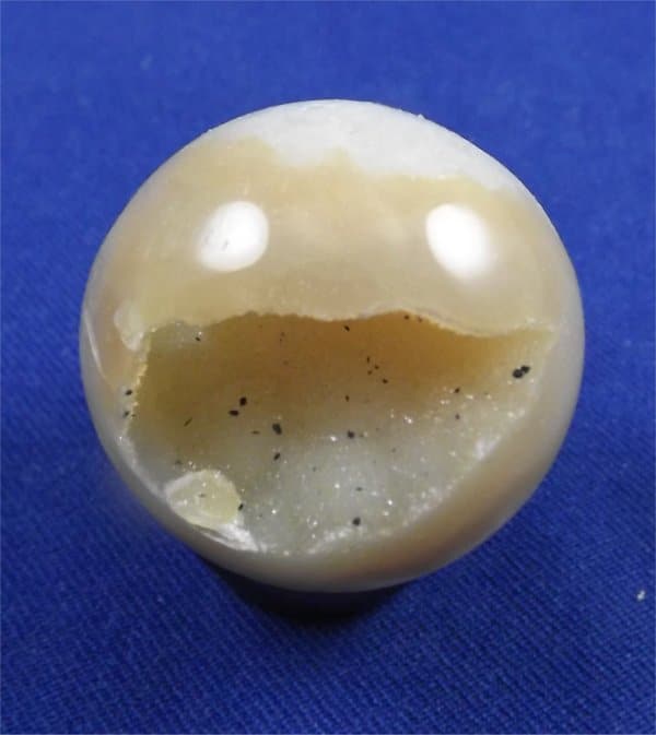 metaphysical healing properties of agate geode spheres