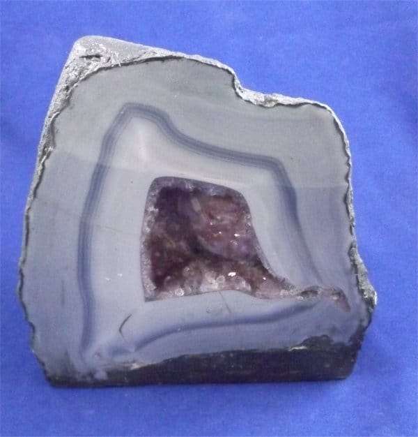 Metaphysical Healing Properties Of Amethyst And Agate Geode